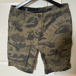 Volcom | Men's Camo Shorts | Size 32